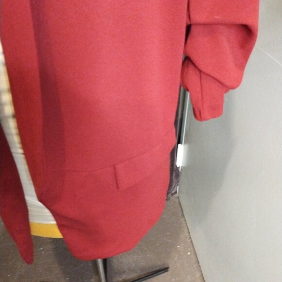 Red Boohoo 3/4 Ruched Sleeves - Size 24 - Picture 4 of 5